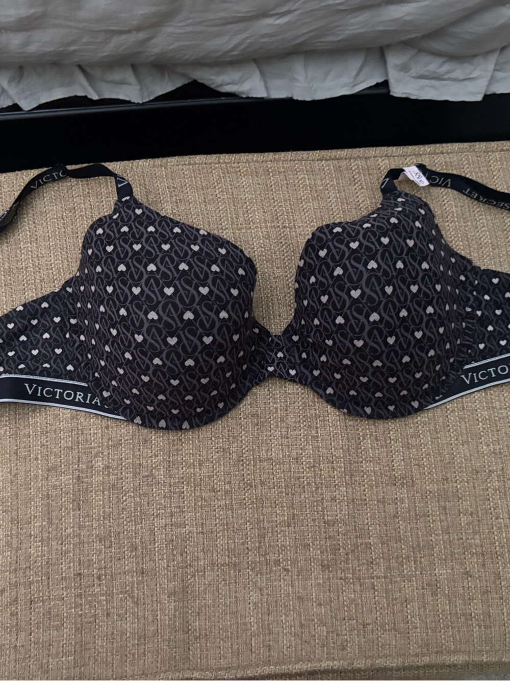 Victoria's Secret Black Pattern Heart T-Shirt Bra NWT 38DD